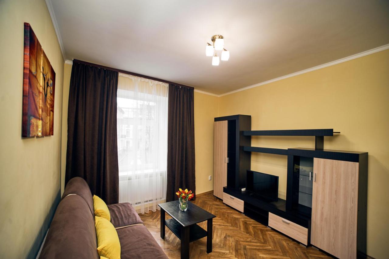 Apartments Near Potocki Palace Lviv Buitenkant foto